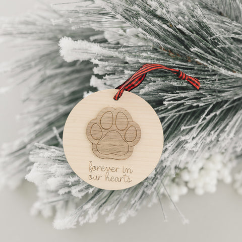 Heartfelt Remembrance: Personalized Custom Dog Paw Sympathy Ornament - Customize this special ornament with your beloved dog's name, creating a touching keepsake to honor their memory. A gentle tribute to the paw prints left on your heart during times of sympathy.