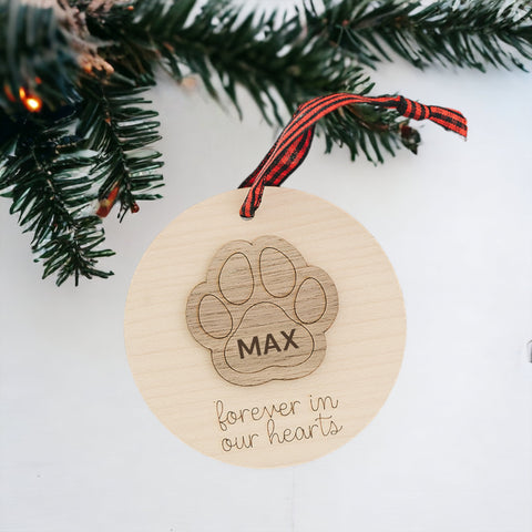 Heartfelt Remembrance: Personalized Custom Dog Paw Sympathy Ornament - Customize this special ornament with your beloved dog's name, creating a touching keepsake to honor their memory. A gentle tribute to the paw prints left on your heart during times of sympathy.