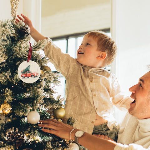 Charming Christmas tree truck ornament, capturing the festive spirit of the season. Adorned with a nostalgic truck hauling a beautifully decorated tree, this delightful ornament adds a touch of holiday magic to your decorations.