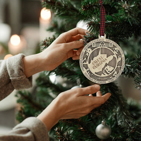 Experience the mountain magic! Introducing the West Virginia State Highlights Ornament—a captivating blend of heritage and scenery. Elevate your holiday décor with a touch of Wild, Wonderful West Virginia. Discover the spirit of the Mountain State this season!